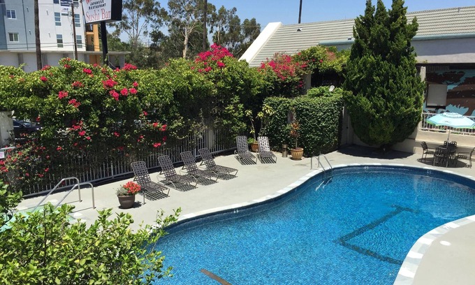 North Hollywood Hotel | Mikado Hotel