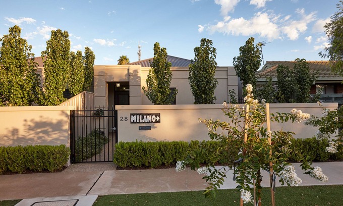 Mildura Central Business District House | MILANO ON OLIVE 5 Star Luxury