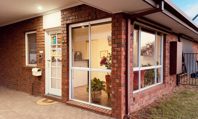 Gol Gol Hotel | Mildura Riverview Motel