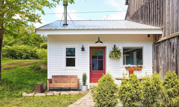 Callicoon Center Cottage | Milk House @ Indigo Bunting Farm