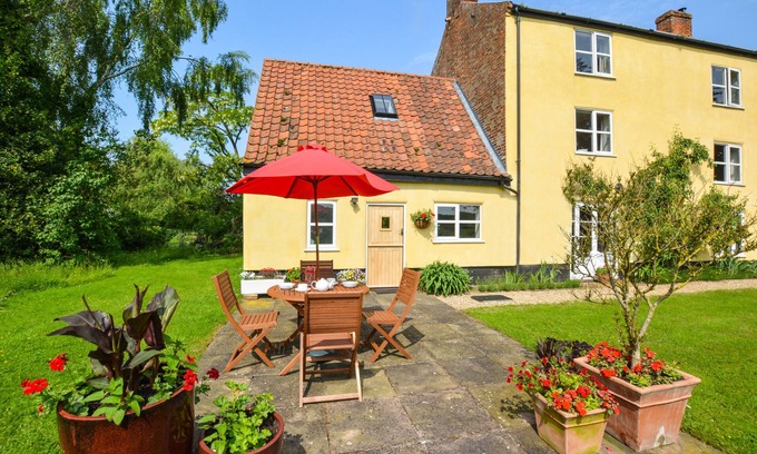 Norwich House | Mill End - One Bedroom House, Sleeps 2