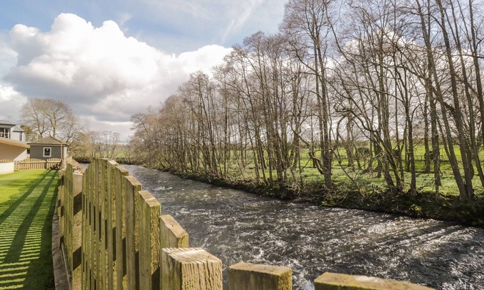 Eamont Bridge Cottage | MILL END, pet friendly, luxury holiday cottage in Penrith