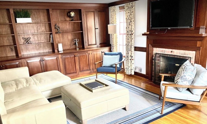 Williamsville House | Mill House 3 bedroom in Williamsville/Buffalo