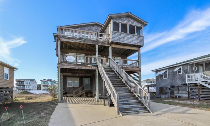 Sea Retreat House | Miller Cottage - Semi OF Home in Kitty Hawk with Hot Tub