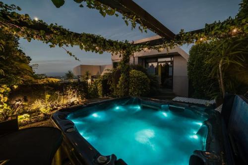 Cashmere House | Million Dollar City Views - Sleeps 12