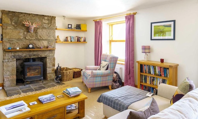 Braemar House | Milne's Brae, cosy, comfortable and centrally located in beautiful Braemar
