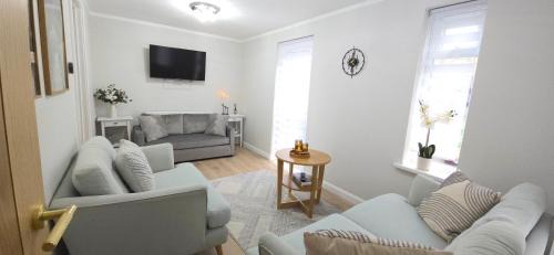 Milton Keynes Apartment | Milton Keynes 3BR Stylish Home, Sleeps 5, Families, Free Parking