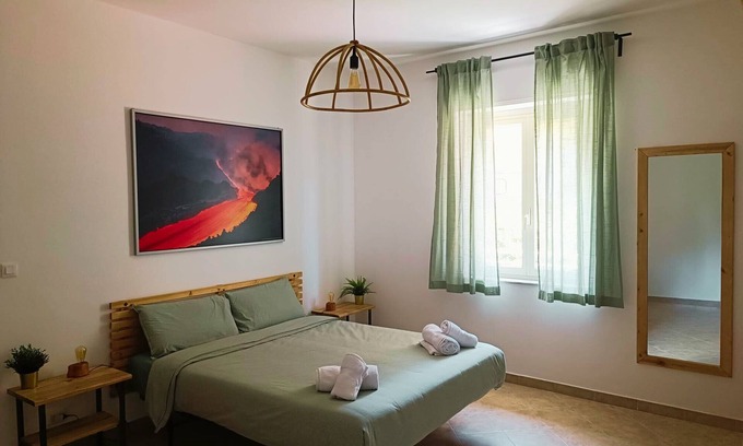 Francavilla di Sicilia Apartment | Mimma House