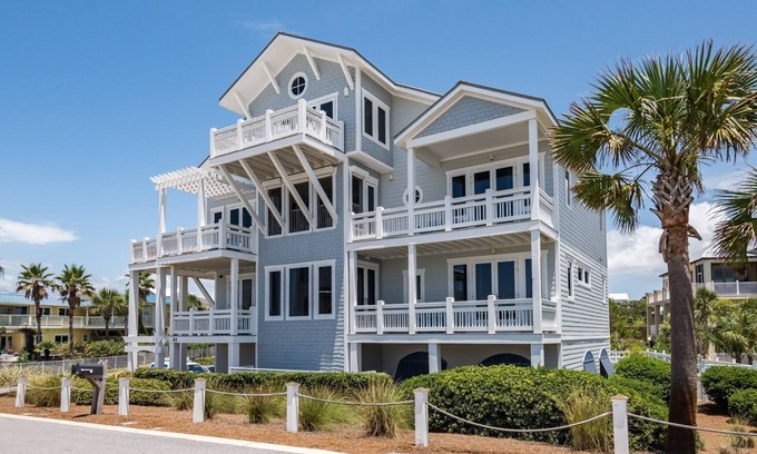 Gulf Trace House | "Mimosa Mornings"~Gulf Views~Heated Pool/Spa~Elevator~Private Beach~Beach Gear!