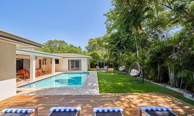 North Miami Villa | Mini Golf+Cool Spots+Grill & Terrace| Ideal Villa