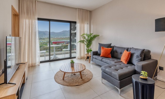 Candos Hotel | Minissy Luxury Services Apartment