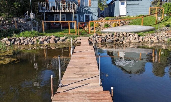 Maple Lake Cabin | Mink Lake Cabin: lakeside, peaceful, homey