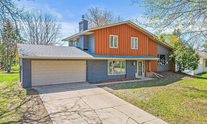 Apple Valley House | Minne-Getaway, Designer Stay South Of The River