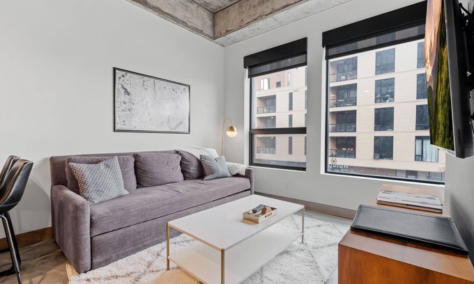 Warehouse District Apartment | MINNeSTAY* Sable 203 | Target Field | Valentine's