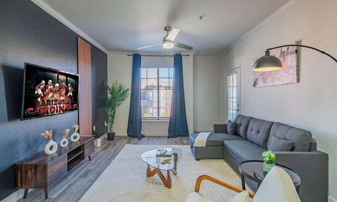 Glendale Sports and Entertainment District Apartment | Mins To Westgate & Stadium | Pool Gym W/D Parking