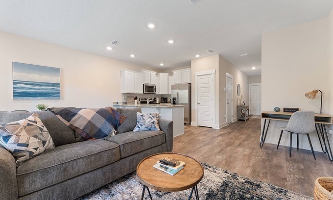 Pine Forest House | Minutes from white sand and blue seas! 3BR/2.5BA