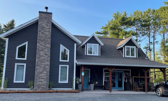 Pictou Apartment | Minutes to Waterside beach ~ some of the warmest waters in North America!