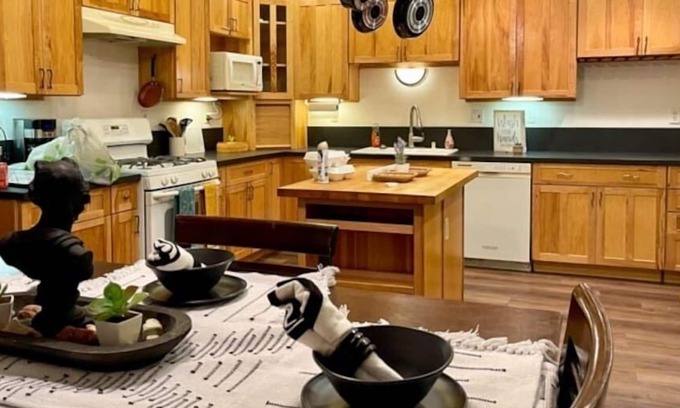 Lompoc House | Mission Hills -Central Coast Wine Country Getaway