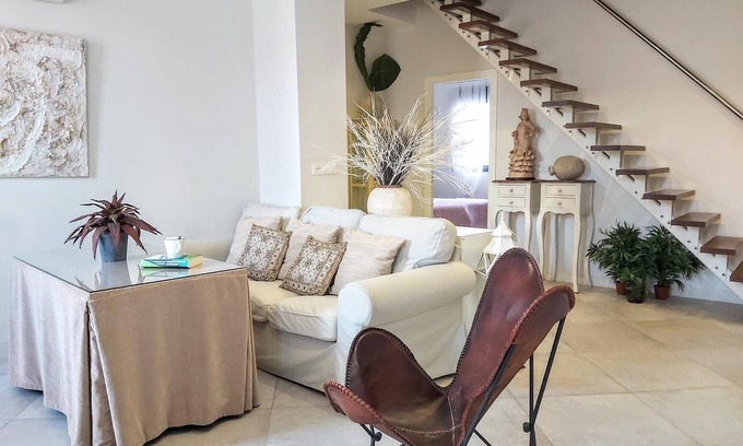 Triana Apartment | Misterhost Attorney Triana III - Private terrace
