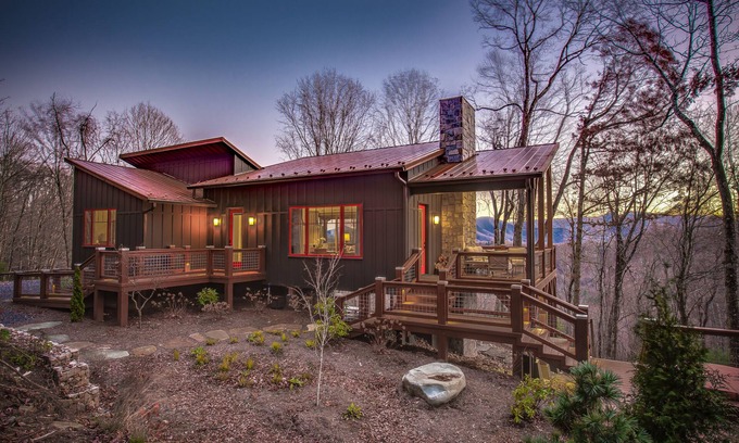 Warrensville House | MISTY GLEN. Modern Mnt Retreats. The Buckeye.