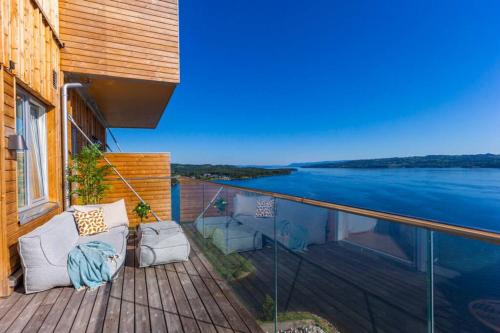 Brumunddal Apartment | Mjøssuite with lovely view