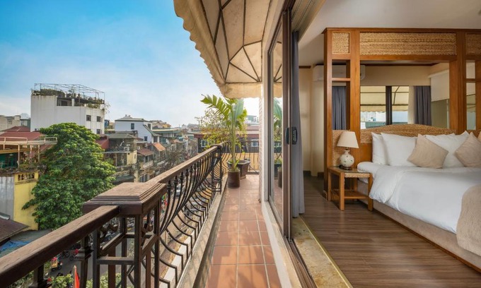 Hang Buom Hotel | MK Premier Boutique Hotel