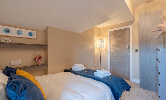 Rawtenstall Apartment | Moat House Room 5|Private Bathroom