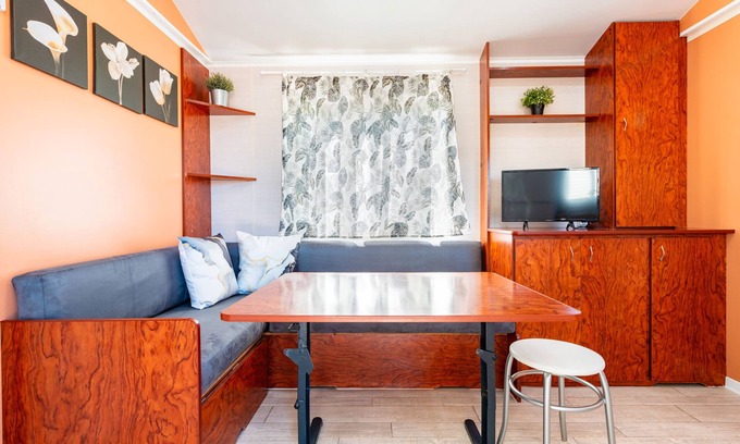 Tirig RV Rental | Mobile Home '243' with Mountain View, Wi-Fi and Air Conditioning