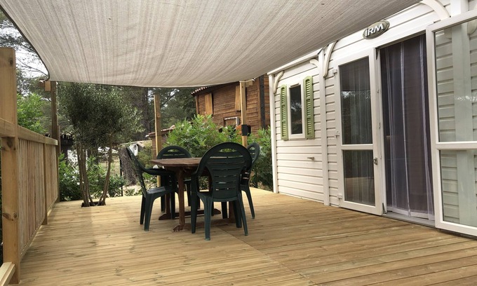 Le Castellet House | Mobile home 32 m2. Sleeps 4-6. In a secure residence