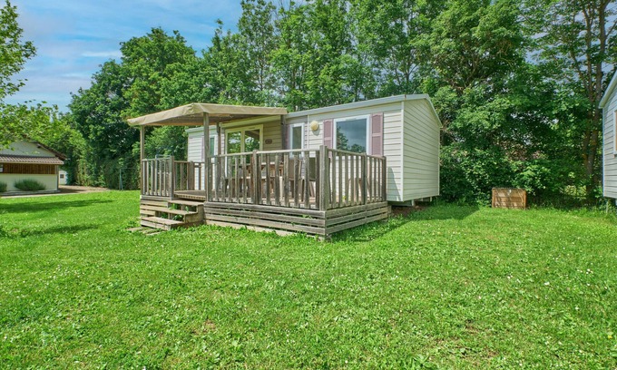 Mens RV Rental | Mobile Home "6 Personnes 205" with Shared Pool & Private Terrace