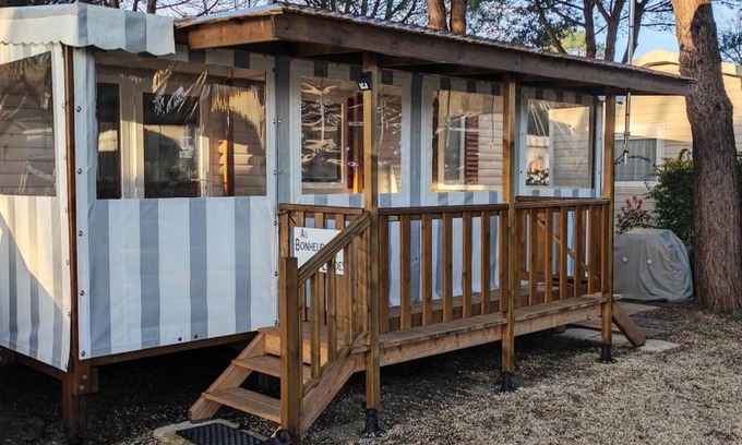 Gastes House | Mobile Home 'Au Bonheur Des Landes' with Shared Pool, Private Terrace and Air Conditioning