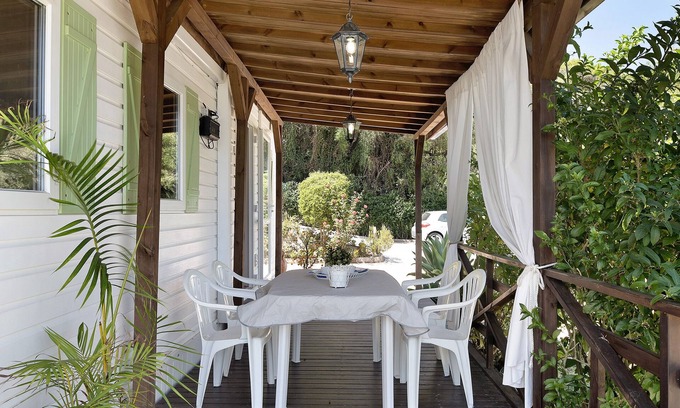 Brena y Marismas de Barbate Natural Park House | Mobile Home "Maria Marta" with Mountain View, Shared Pool & A/C