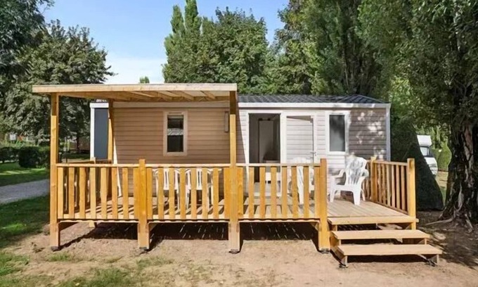 Wijckel House | Mobilheim - Raised Terrace