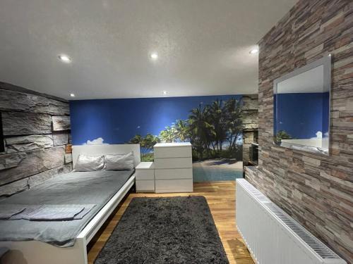 Whitefoot House | Modern 1 bed suite in guest house private garden