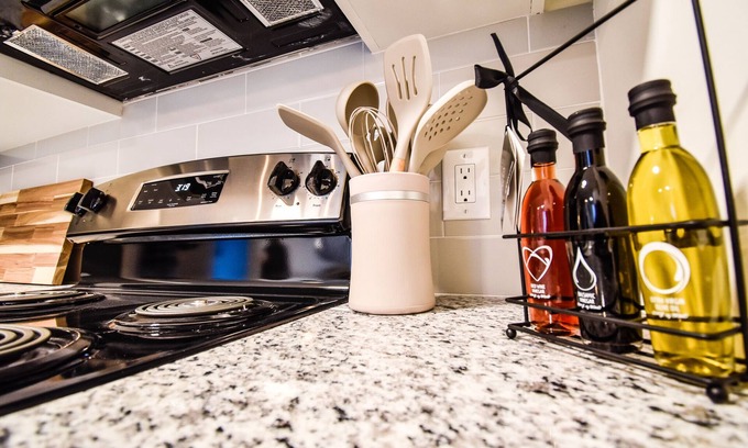 Bound Brook Apartment | Modern 1BD in apt in historic Bound Brook, NJ.