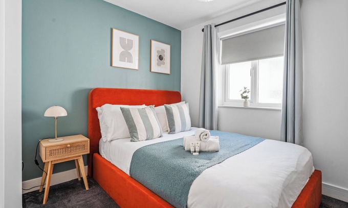 Gabalfa Apartment | Modern 1BR Near Independent Eateries