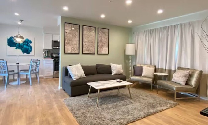 Downtown Condo | Modern 2/2 Glendale Condo, Parking, Washer/Dryer