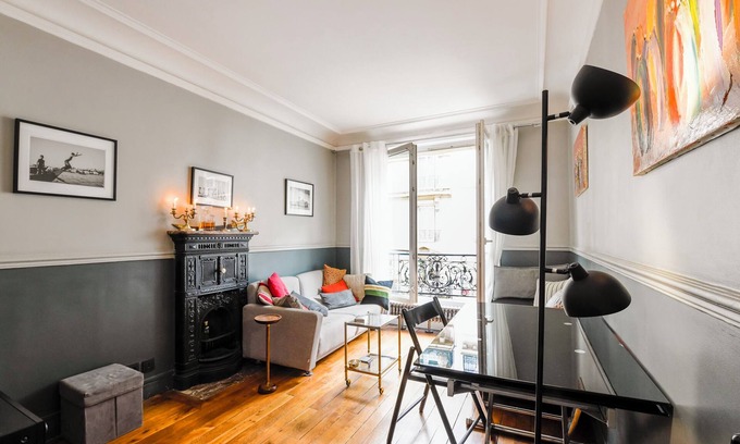 Montmartre Apartment | Modern 2 Bdr Apt - 2 queen size beds - Up to 6 guests - optional parking rental