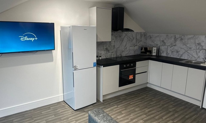 Long Eaton Apartment | Modern 2-Bed Flat in Long Eaton w/Free Parking