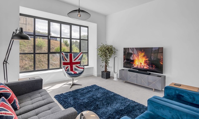 Norwich Apartment | Modern 2 bedroom 3 Bed Apartment with a view to the Norwich Castle, fully equipped kitchen