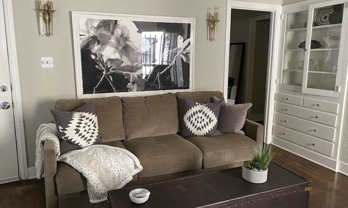 Hollywood House | Modern 2 Bedroom Duplex