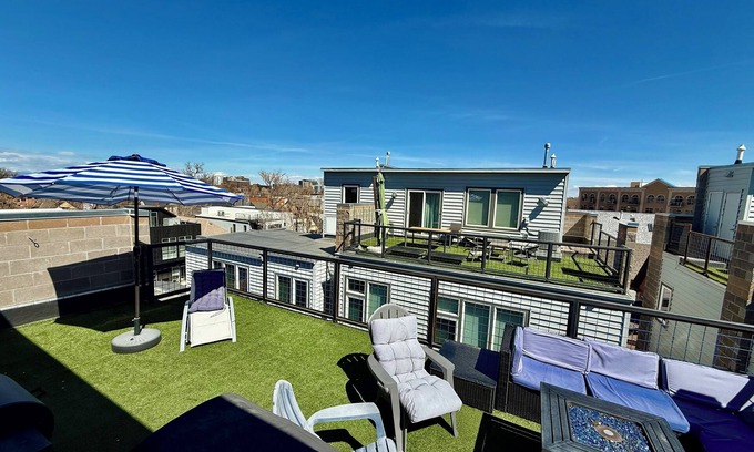 Five Points House | Modern 2-bedroom townhome w/rooftop patio in brilliant Denver