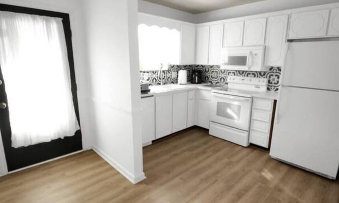 West Columbia House | Modern 2-Bedroom Townhome