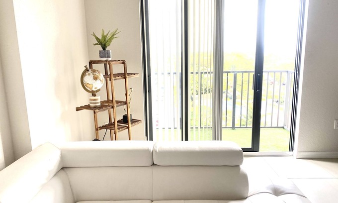 Coral Terrace Apartment | Modern 2 BR condo with downtown and city views