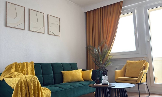 Zschopau Apartment | Modern 2-room-apartment, central, stylish, WLAN, parking lot, ideal for 4 pers.