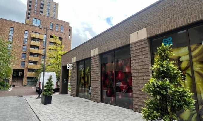 Evelyn Apartment | Modern 2BR 2BA Apt Sleeps 6 wParking