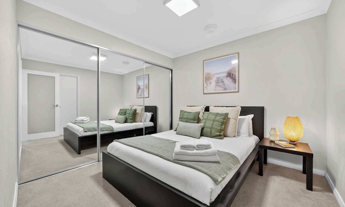 Rockingham Apartment | Modern 2BR Apartment in the Heart of Rockingham, Close to Beach, Shops, & Naval
