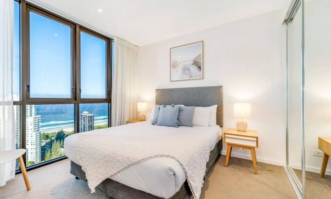 Broadbeach Condo | Modern 2BR Broadbeach - Ocean & Hinterland Views