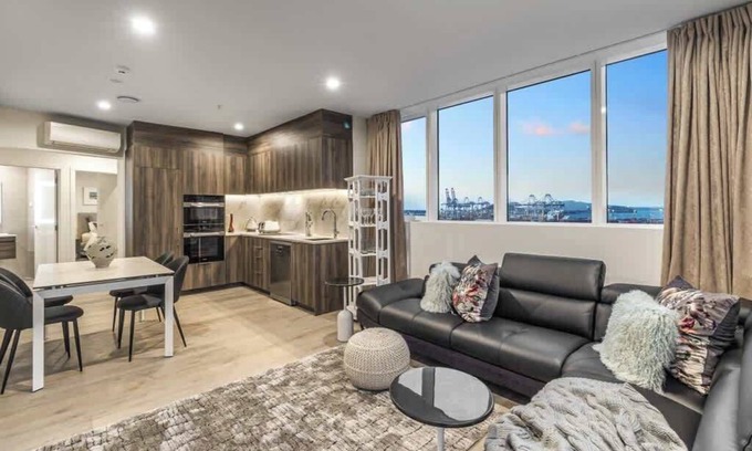 Parnell Apartment | Modern 2BR Penthouse for Families by Zodiak Stays