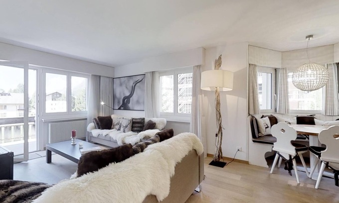 Surlej Apartment | Modern 3 ½ room apartment in the first floor, about 90m2.